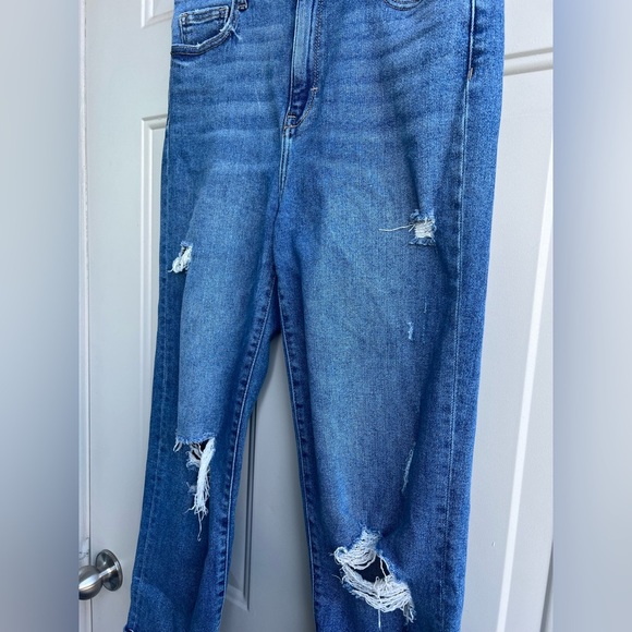 Carly Jean Chrissy Boyfriend Jeans Sz 7 Medium Wash Distressed Cuffed relaxed - Picture 8 of 13